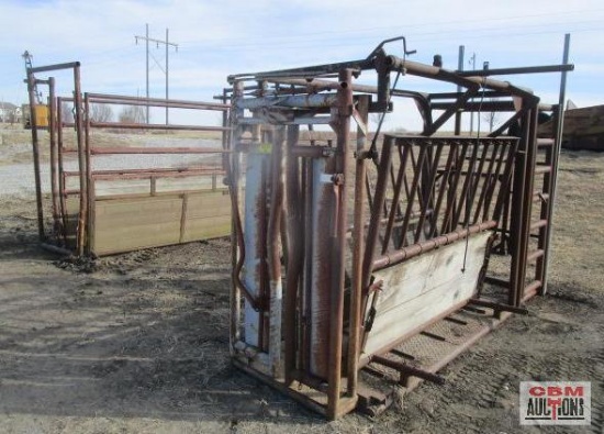 Cattle Squeeze Chute, Palpation Doors Both Side, Drop Cut Gate & 8' Adjustable Alley (Looks Like WW