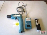 Makita 6095D 9.6 Volt, 3/8 Cordless Drill With Battery & Charger Works