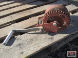 Hand crank motor winch