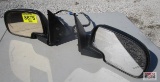 Pair Of Chevrolet 2000-2007 Truck Mirrors, Power & Heated (Driver Mirror Damaged)