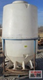 Upright Plastic Hog Feeder