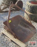 Dirt Slip Scoop