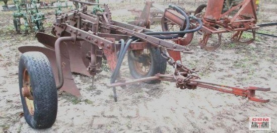 Pull type, hydraulic, 3 Bottom plow