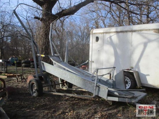 Pull type pop up square bale hay loader