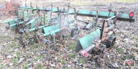 John Deere RG4 4 row field cultivator