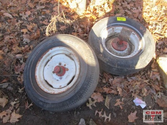 Pair of wheels hubs with spindle axles