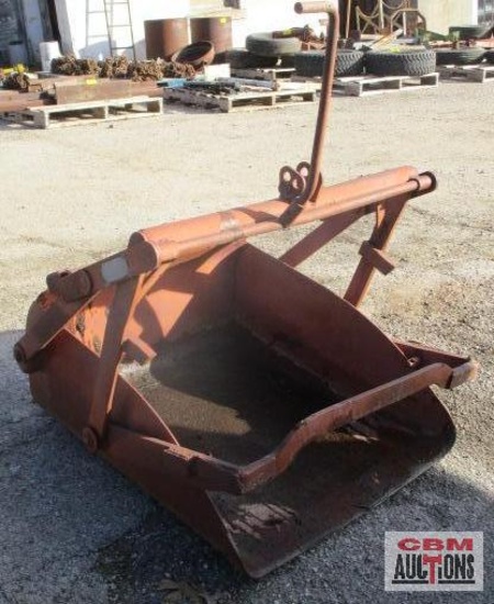 3 pt 28" Reversible dirt slip scoop