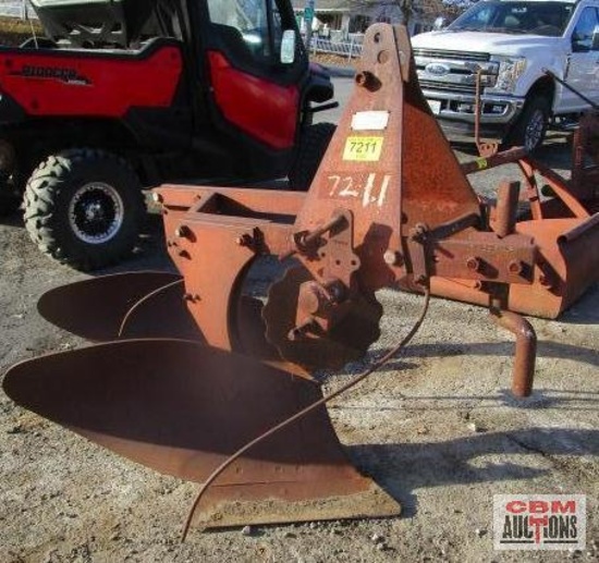 Ford IOI 2-14 3pt 2 bottom moldboard plow red