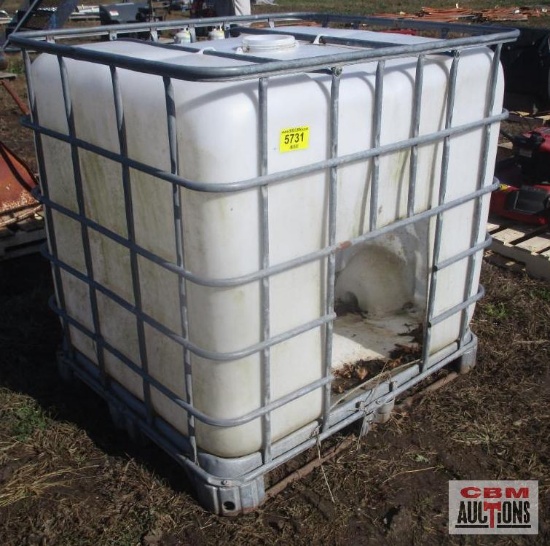 IBC Tote Dog House