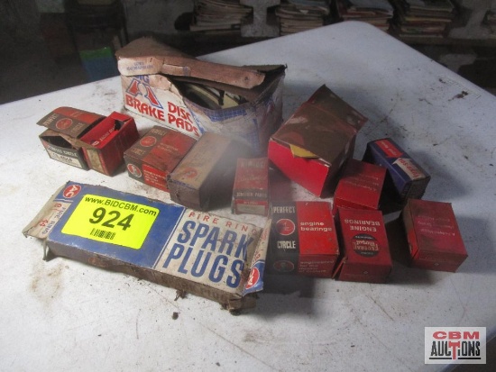 Vintage Automotive Spark Plugs, Gauges & Parts | Online Auctions | Proxibid