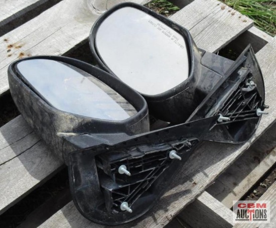 Set of Mirrors off 09 Chevrolet...