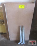 4 Wooden Shelves & Brackets...