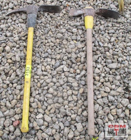 Lot Of Pickaxe And Mattocks *B