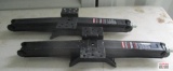 Pair Of Stabilizer Jacks *B