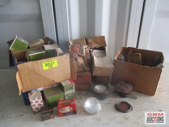 Box of Misc. Lights *C19