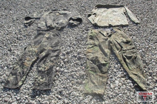 Camo Hunting Clothes (Large, Medium) *D9