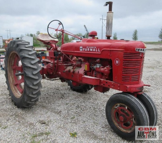 1945 Farmall H 2WD Row Crop Tractor, International Harvester 2.5 L 4-Cylinder Gas Engine, Manual
