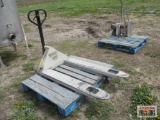 Roughneck Pallet Jack, 4400lb Capacity - Seller Says Works