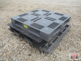 3-Plastic Pallets 43