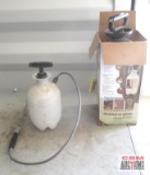 2 Hand Pump Sprayers *E8