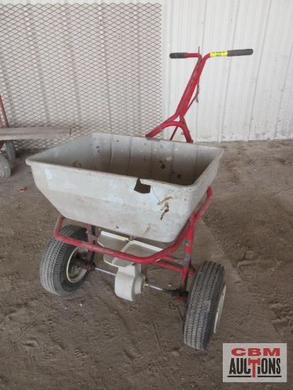 Pull Broadcast FertilizerSpreader *2