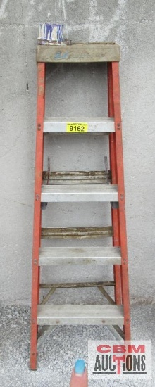 Fiberglass Step Ladder *2