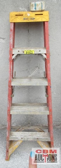 Fiberglass Step Ladder *2