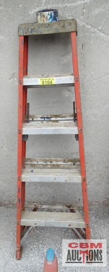 Fiberglass Step Ladder *2
