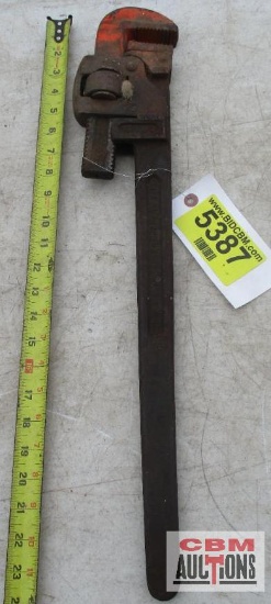 Vintage Pipe Wrench *E22