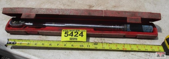 Snap-On QJR-3200A 1/2" Drive Torque Wrench, 30-200Foot-Pounds With Case *E15
