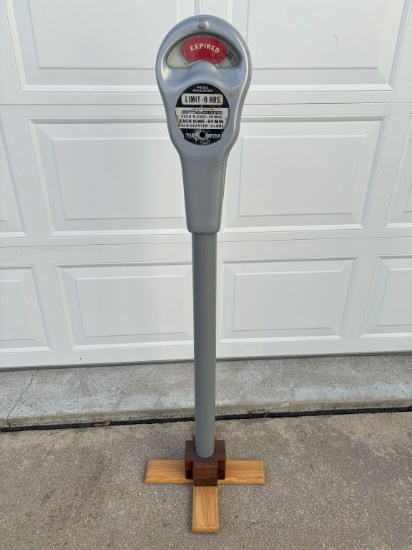 Police Regulation Parking Meter- 10hr Parking- metal top