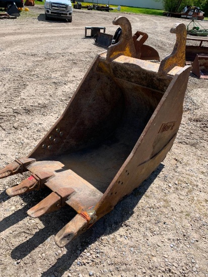 34" Brandt Digging Excavator Bucket