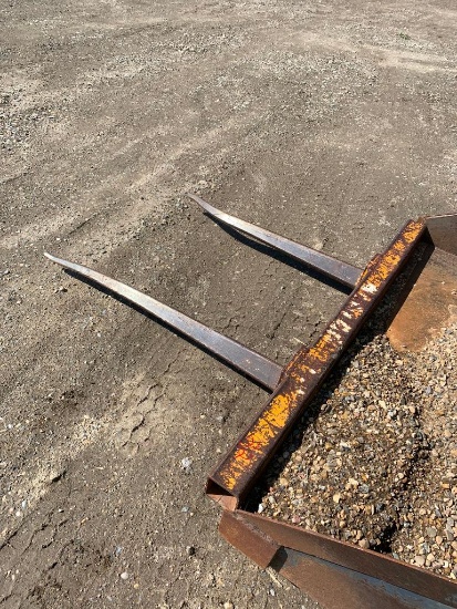 Kitchener Skid steer bale spear