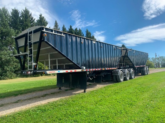 2016 Doepker Super B Grain Trailers