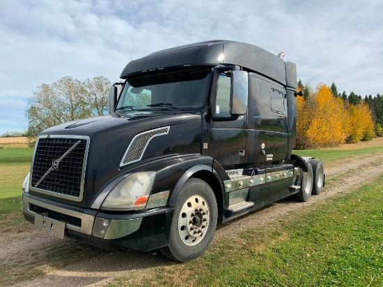2014 Volvo D16 550HP T/A Truck Tractor