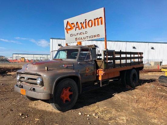 1953 Ford F800 Flatbed Truck