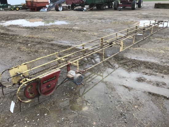 25' New Holland 132 Conveyor