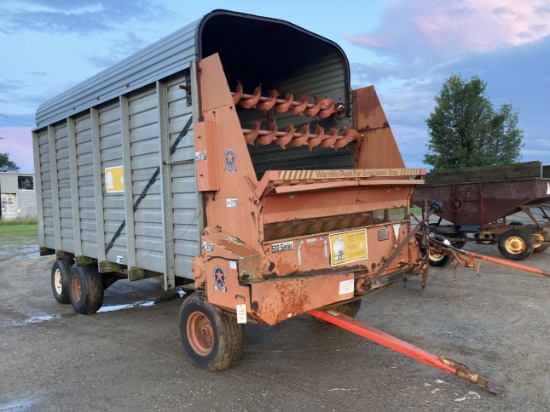 Meyer 600 Series Chopper Wagon