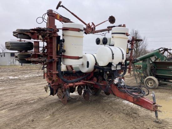 White 8-Row Planter