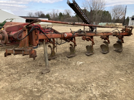 Allis-Chalmers 5-Bottom Plow
