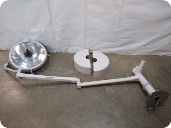 Stryker Visum 600  Surgical Light O/R Light