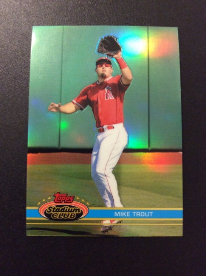 2021 Topps Stadium Club Mike Trout “1991 Variation SP Refractor”