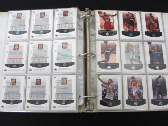 BINDER OF BASKETBALL CARDS SP AUTHENTIC