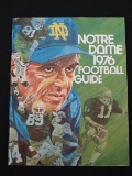 VINTAGE NOTRE DAME 1976 FOOTBALL GUIDE FIGHTING IRISH