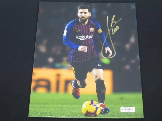 LIONEL MESSI SIGNED AUTOGRAPHED PHOTO WITH HERITAGE CERTIFICATE OF AUTHENTICITY
