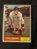 1961 Topps Baseball Card #208 Larry Osborne