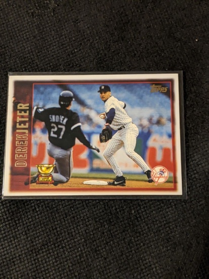 1997 Topps Derek Jeter 13 Gold Cup Trophy Baseball Card