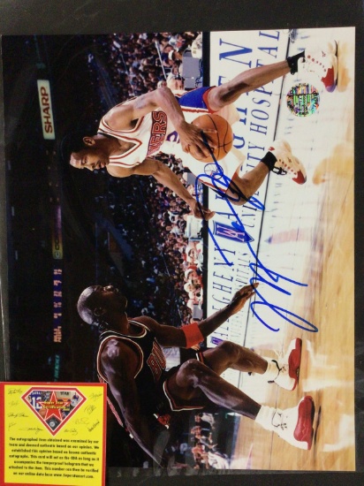 Micheal Jordan Chicago Bulls autographed 8x10 with coa