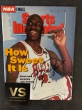 Micheal Jordan Chicago bulls autographed Sports illustrated magazine with Coa