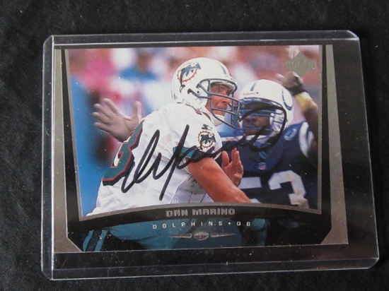 DAN MARINO SIGNED TRADING CARD WITH RED CARPET COA DOLPHINS